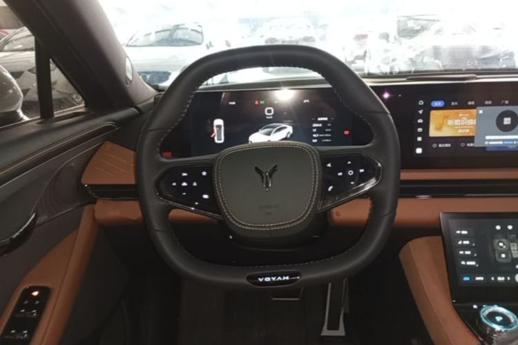 Used VOYAH PASSION 2024 PHEV Four-Wheel Drive Ultra-Long Range Flagship Model Steering Wheel