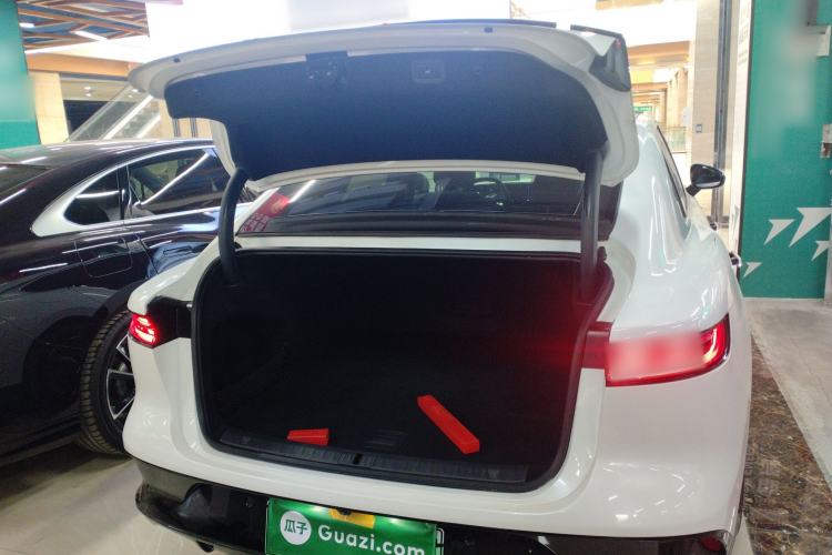Used VOYAH PASSION 2024 PHEV Four-Wheel Drive Ultra-Long Range Flagship Model Trunk