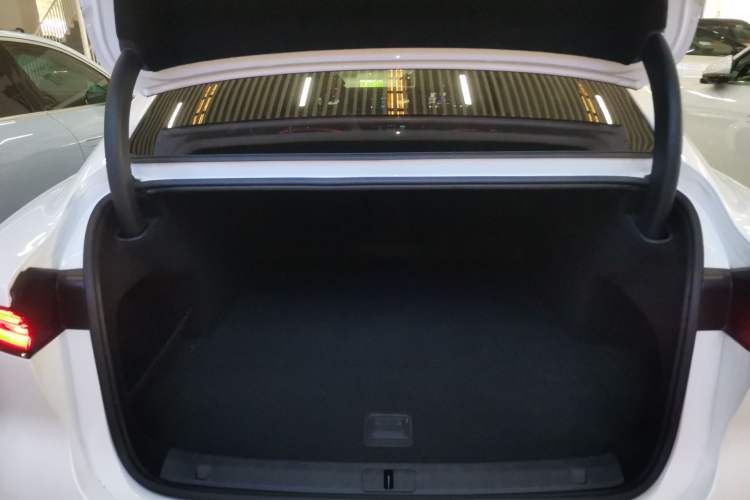 Used VOYAH PASSION 2024 PHEV Four-Wheel Drive Ultra-Long Range Flagship Model Trunk