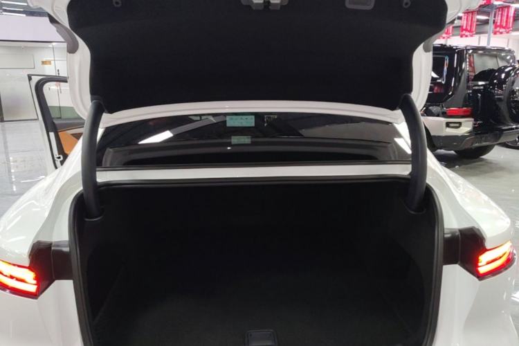Used VOYAH PASSION 2024 PHEV Four-Wheel Drive Ultra-Long Range Flagship Model Trunk
