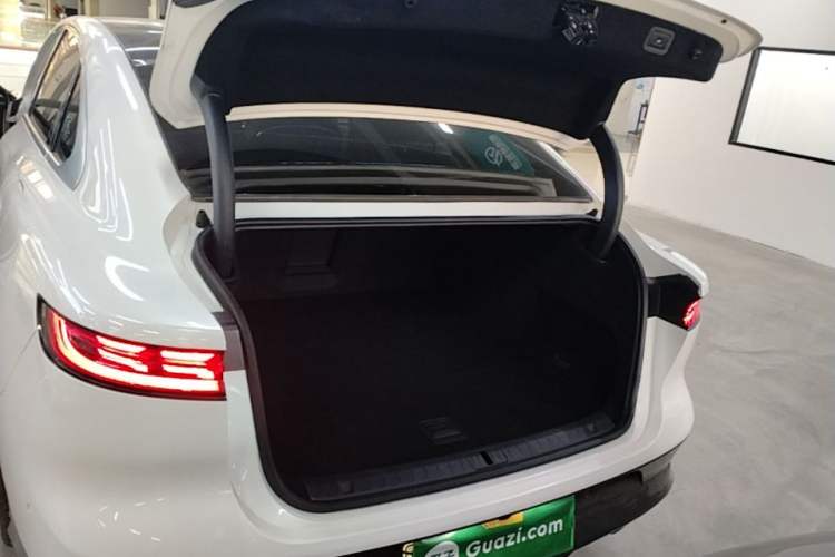 Used VOYAH PASSION 2024 PHEV Four-Wheel Drive Ultra-Long Range Flagship Model Trunk