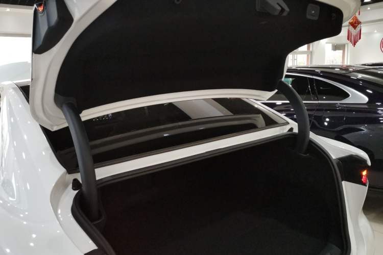 Used VOYAH PASSION 2024 PHEV Four-Wheel Drive Ultra-Long Range Executive Edition Trunk