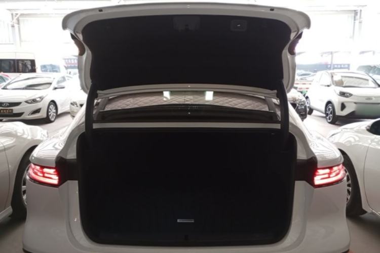 Used VOYAH PASSION 2024 PHEV Four-Wheel Drive Ultra-Long Range Flagship Model Trunk