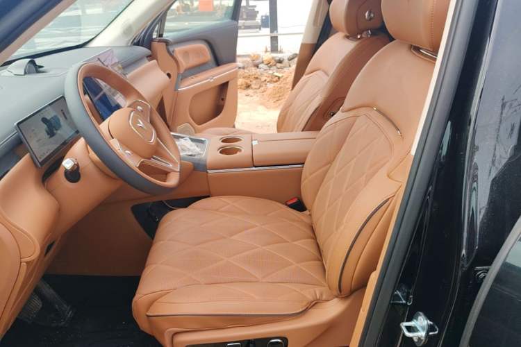 Used VOYAH Titan 2026 Model Max+ Driver Seat
