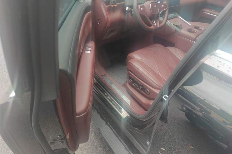 Used VOYAH Titan 2026 Model Max+ Driver Seat