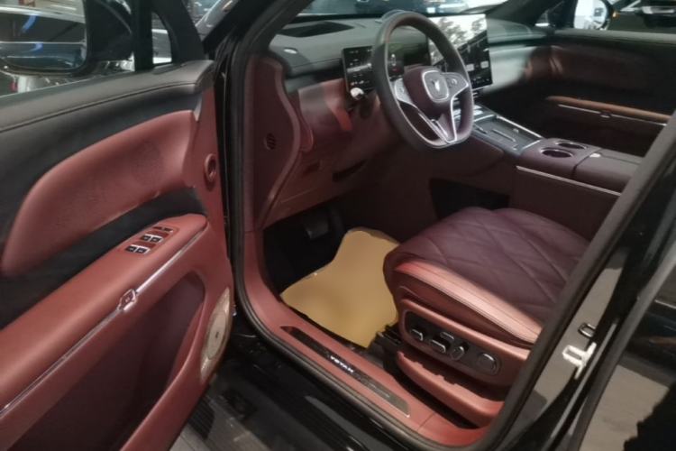 Used VOYAH Titan 2026 Model Max+ Driver Seat