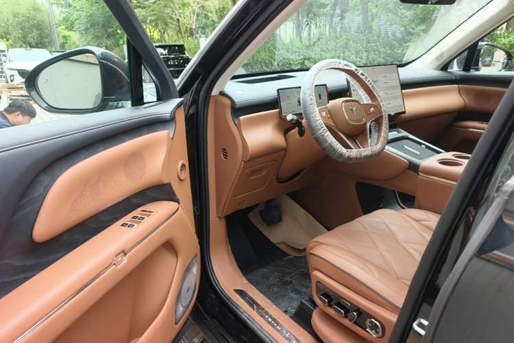 Used VOYAH Titan 2026 Model Max+ Driver Seat