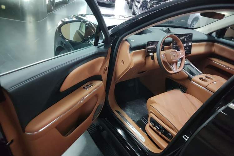 Used VOYAH Titan 2026 Model Max+ Driver Seat