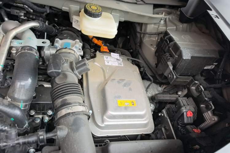 Used VOYAH Titan 2026 Model Max Engine Bay Left