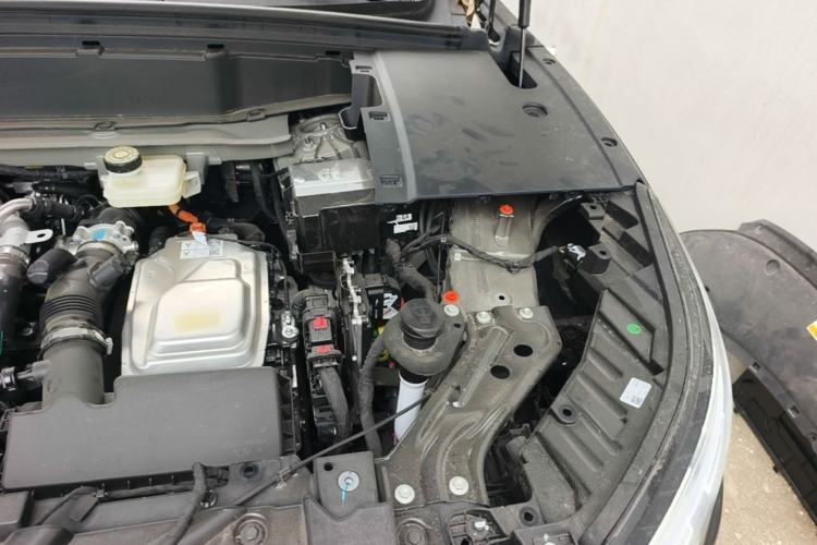 Used VOYAH Titan 2026 Model Max+ Engine Bay Left