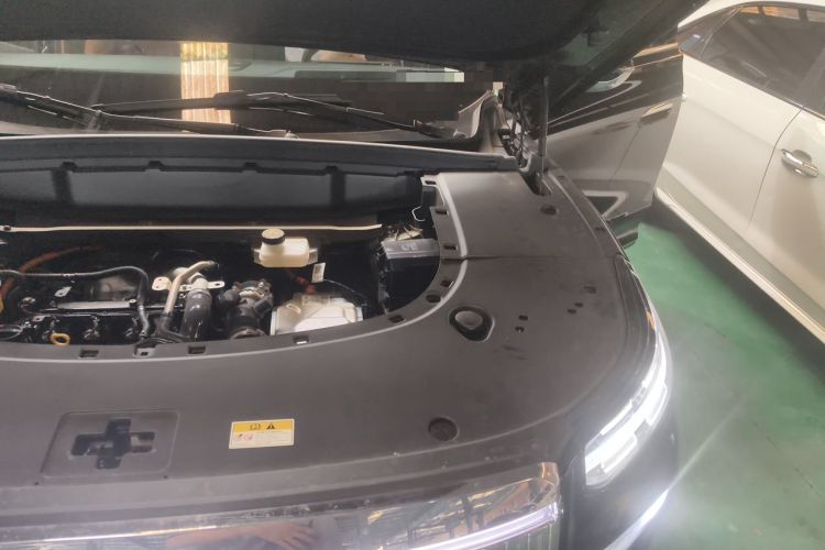 Used VOYAH Titan 2026 Model Max+ Engine Bay Left