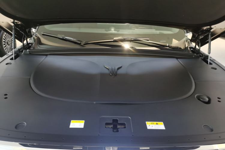 Used VOYAH Titan 2026 Model Max Engine Bay
