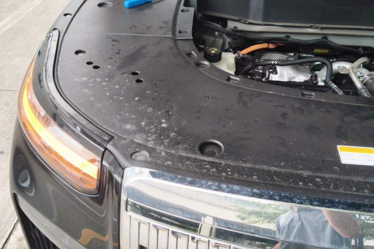 Used VOYAH Titan 2026 Model Ultra Engine Bay Right