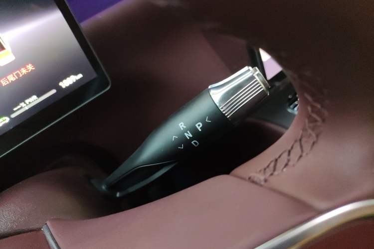 Used VOYAH Titan 2026 Model Max+ Gear Lever