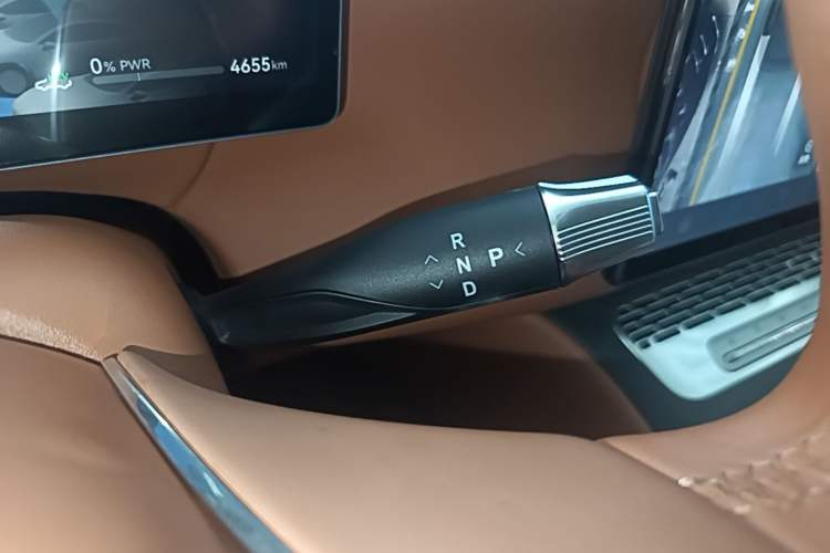 Used VOYAH Titan 2026 Model Max+ Gear Lever