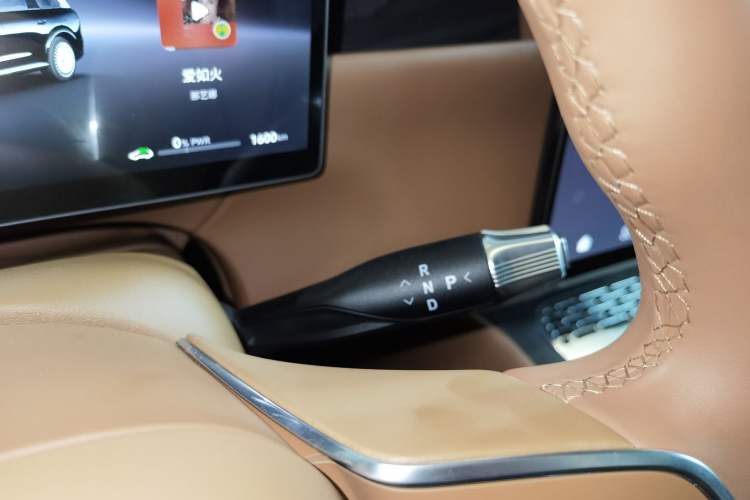 Used VOYAH Titan 2026 Model Max+ Gear Lever