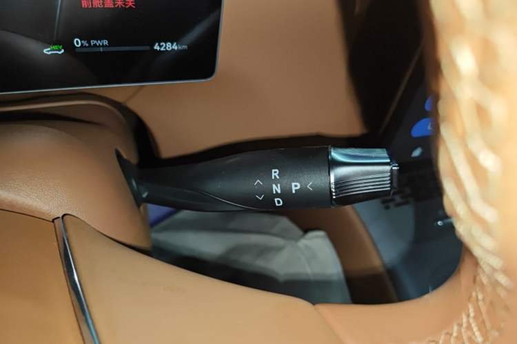 Used VOYAH Titan 2026 Model Max Gear Lever