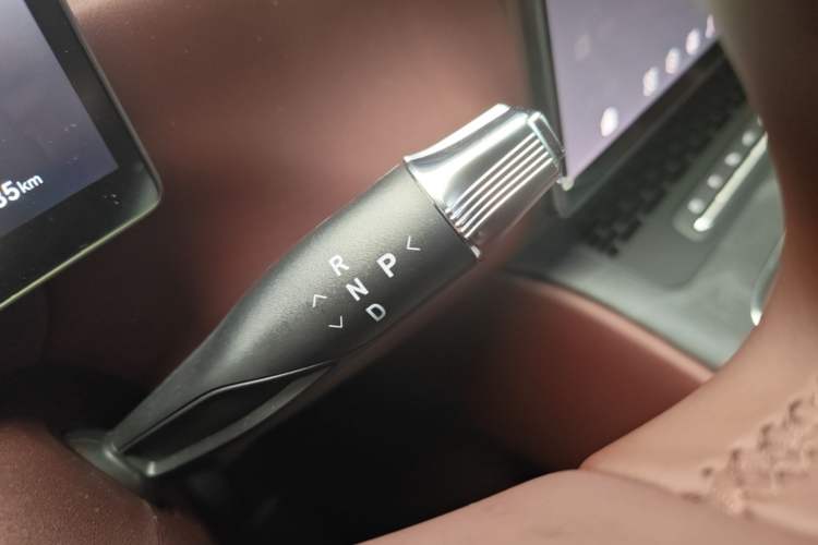 Used VOYAH Titan 2026 Model Max Gear Lever