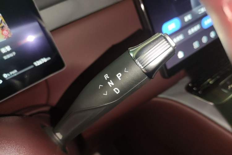 Used VOYAH Titan 2026 Model Max+ Gear Lever