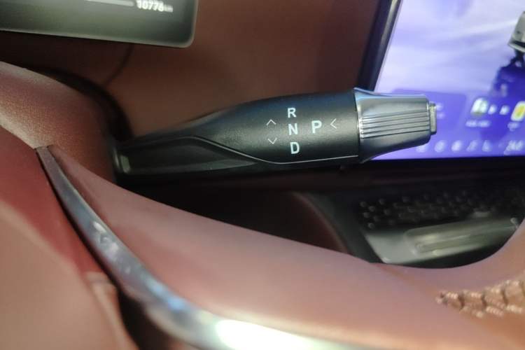 Used VOYAH Titan 2026 Model Max+ Gear Lever