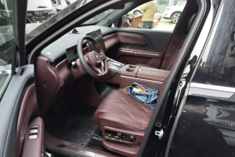 Used VOYAH Titan 2026 Model Max+ Left Front Seat