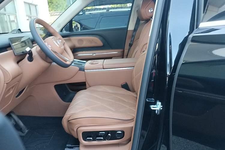Used VOYAH Titan 2026 Model Max+ Left Front Seat