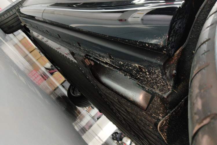 Used VOYAH Titan 2026 Model Max Left Side Sill