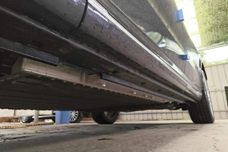 Used VOYAH Titan 2026 Model Max Left Side Sill