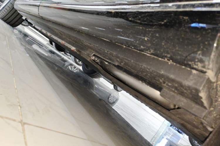 Used VOYAH Titan 2026 Model Max Left Side Sill