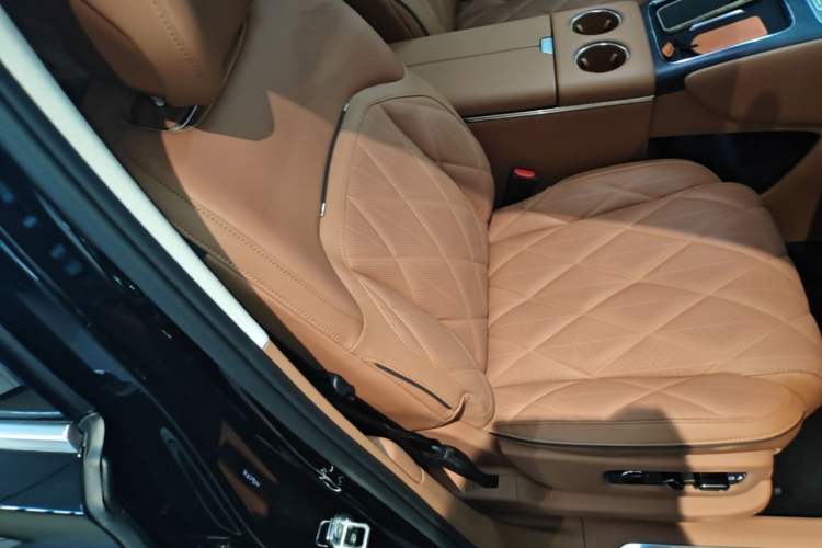 Used VOYAH Titan 2026 Model Max+ Right Front Seat