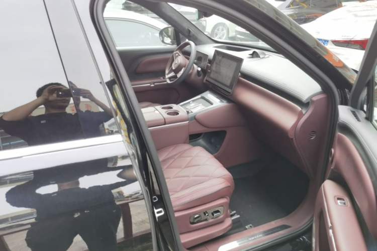 Used VOYAH Titan 2026 Model Max+ Right Front Seat