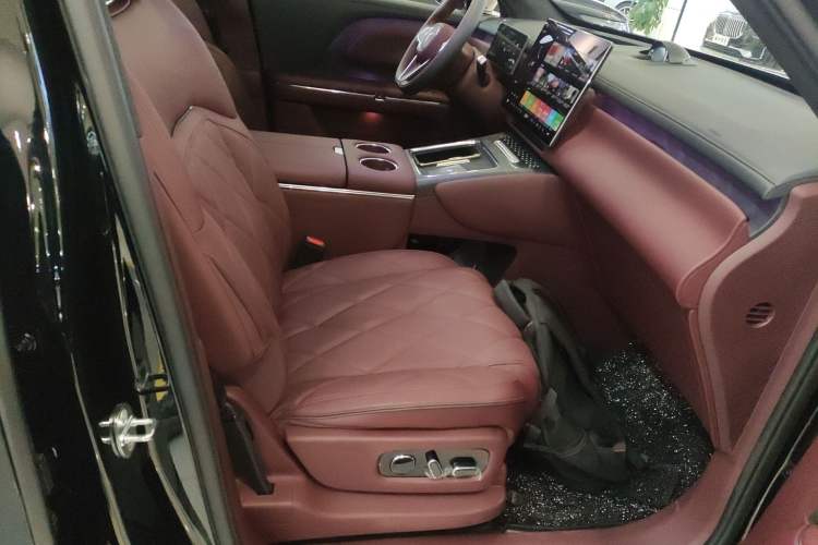 Used VOYAH Titan 2026 Model Max+ Right Front Seat