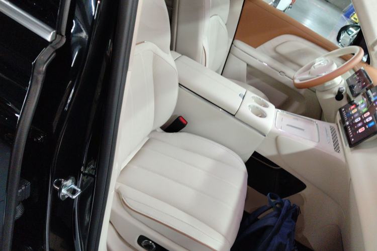 Used VOYAH Titan 2026 Model Max Right Front Seat