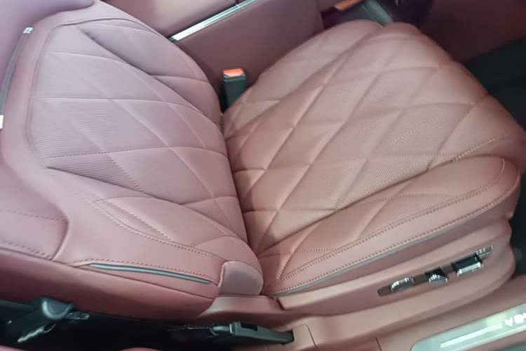 Used VOYAH Titan 2026 Model Max+ Right Front Seat