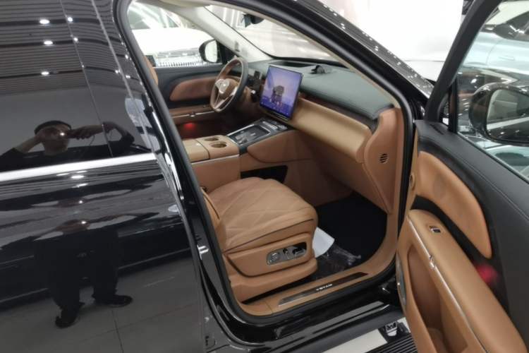 Used VOYAH Titan 2026 Model Max+ Right Front Seat