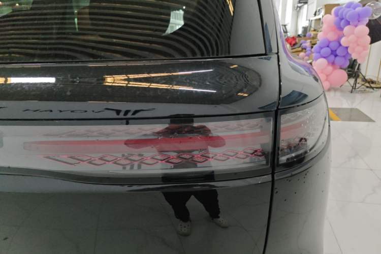 Used VOYAH Titan 2026 Model Max+ Right Rear Taillight