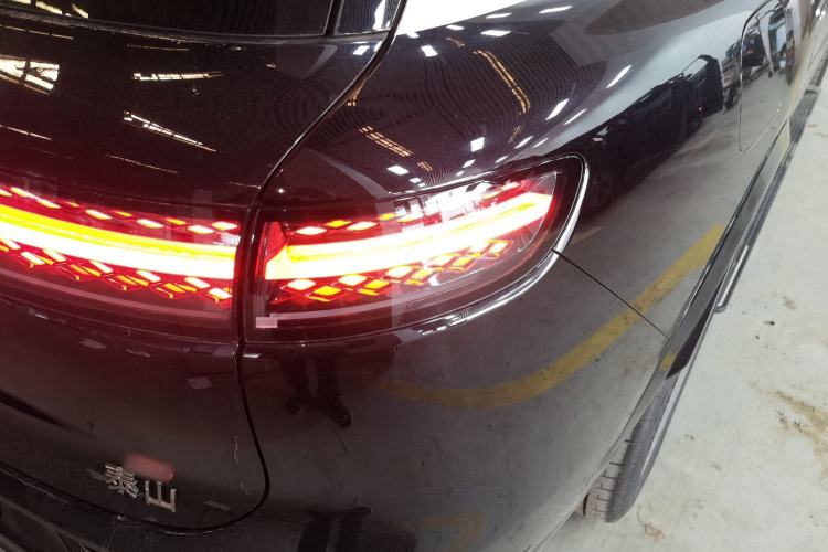 Used VOYAH Titan 2026 Model Max+ Right Rear Taillight