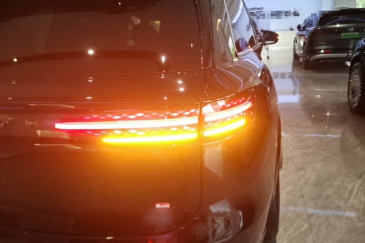 Used VOYAH Titan 2026 Model Max+ Right Rear Taillight