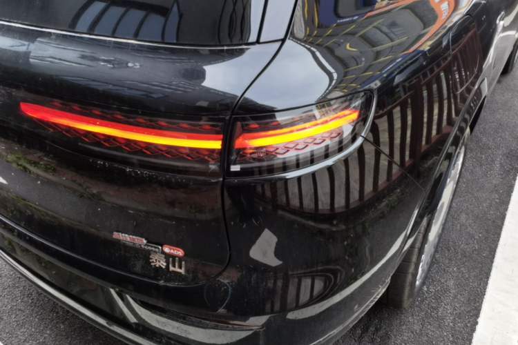 Used VOYAH Titan 2026 Model Max+ Right Rear Taillight