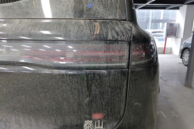 Used VOYAH Titan 2026 Model Max+ Right Rear Taillight