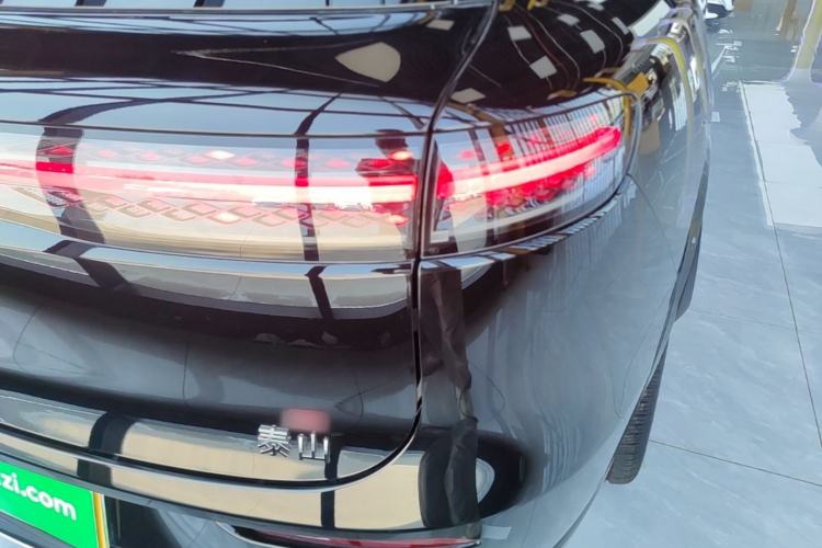 Used VOYAH Titan 2026 Model Max+ Right Rear Taillight