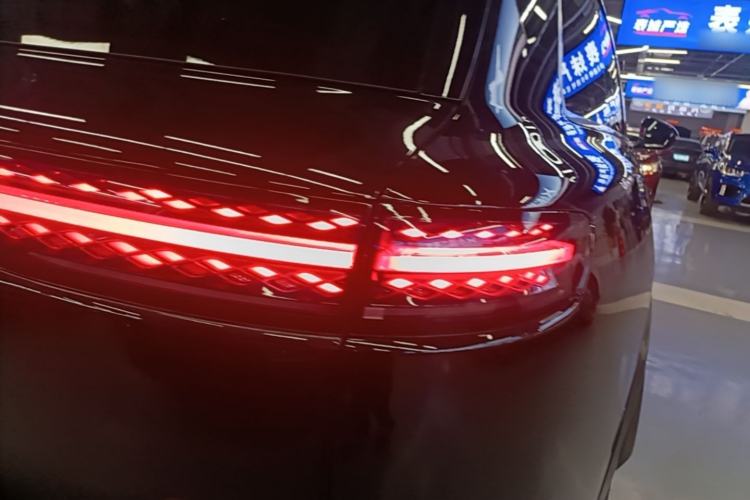 Used VOYAH Titan 2026 Model Max+ Right Rear Taillight