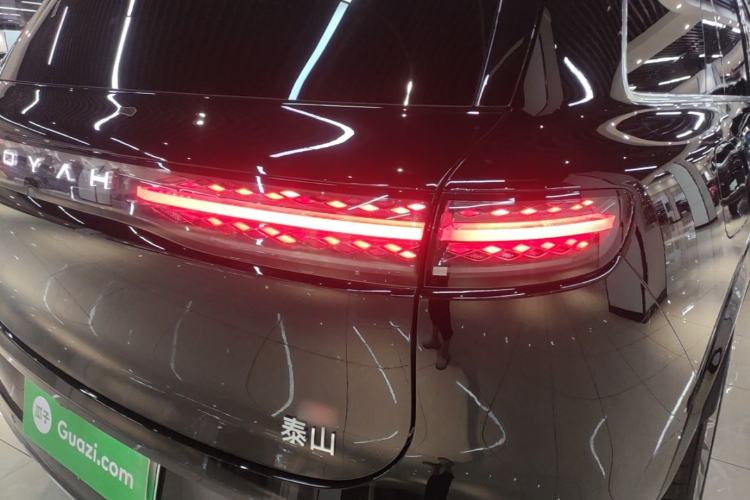 Used VOYAH Titan 2026 Model Max+ Right Rear Taillight