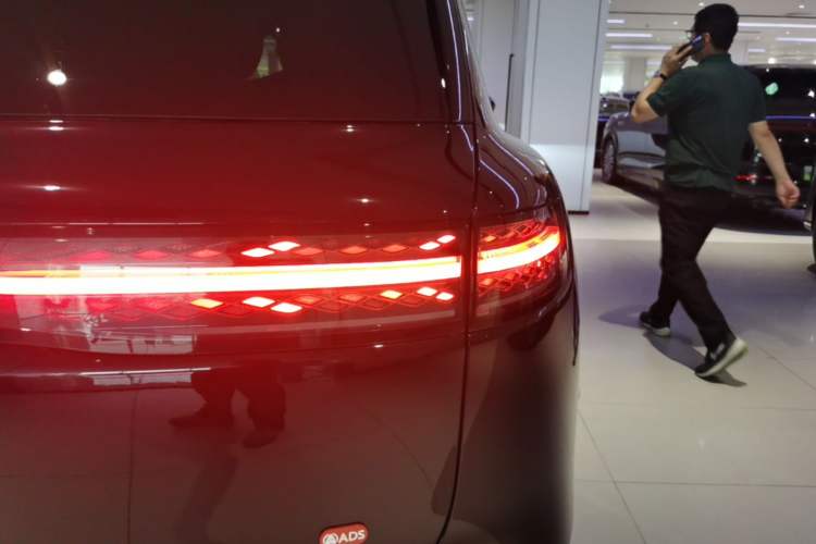 Used VOYAH Titan 2026 Model Max+ Right Rear Taillight
