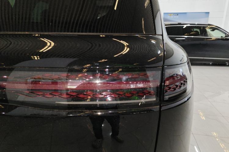 Used VOYAH Titan 2026 Model Max Right Rear Taillight