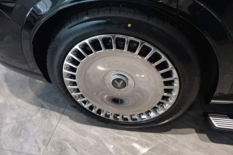 Used VOYAH Titan 2026 Model Max+ Right Rear Wheel Hub