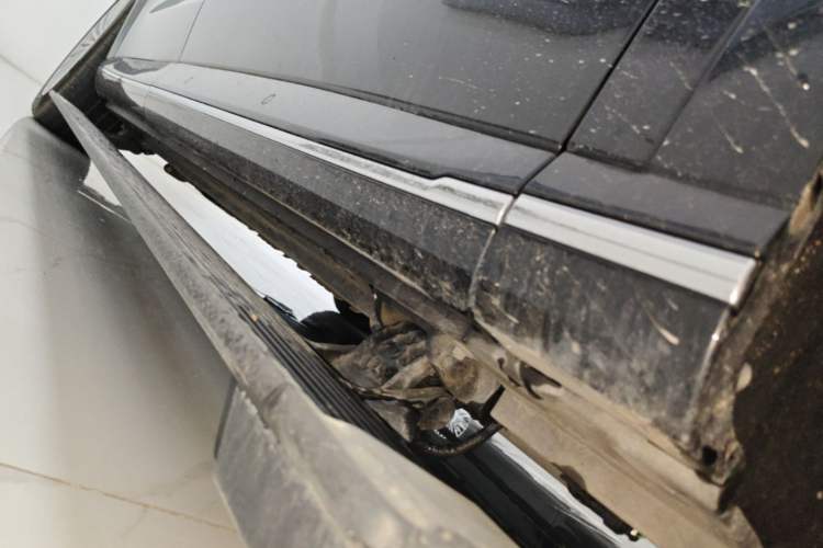 Used VOYAH Titan 2026 Model Max+ Right Side Sill