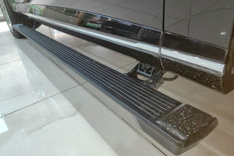 Used VOYAH Titan 2026 Model Max+ Right Side Sill