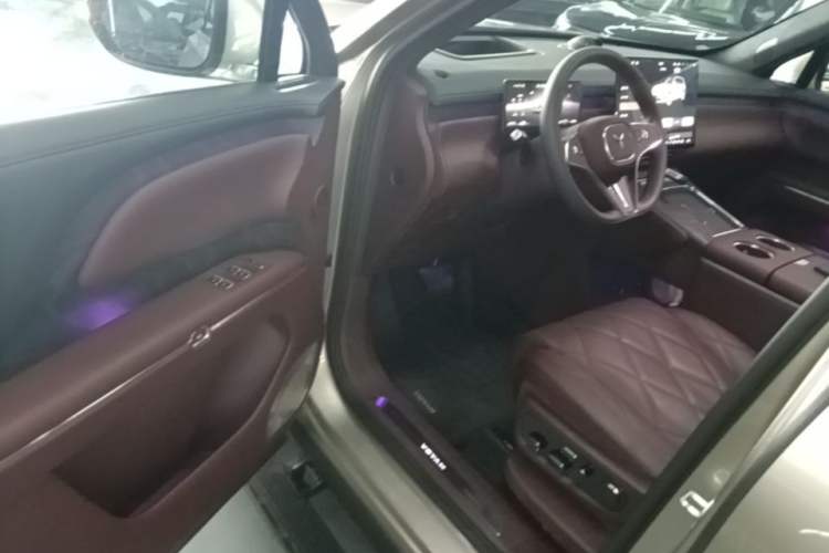 Used VOYAH Titan 2026 Model Max+ Driver Seat