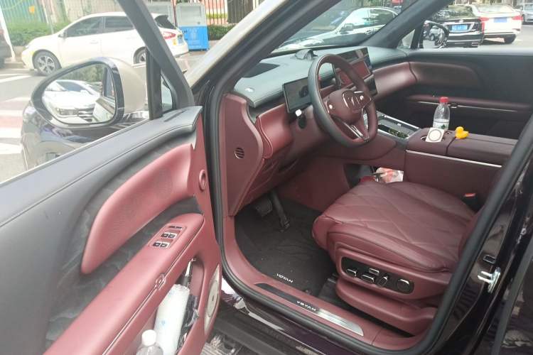 Used VOYAH Titan 2026 Model Max+ Driver Seat